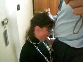 Bionda arrapata si video erotici hard fa scopare da dietro