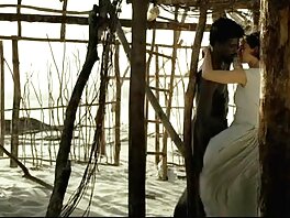 Ragazzo esotico si scopa la moglie del suo film hard italiani gratis amico